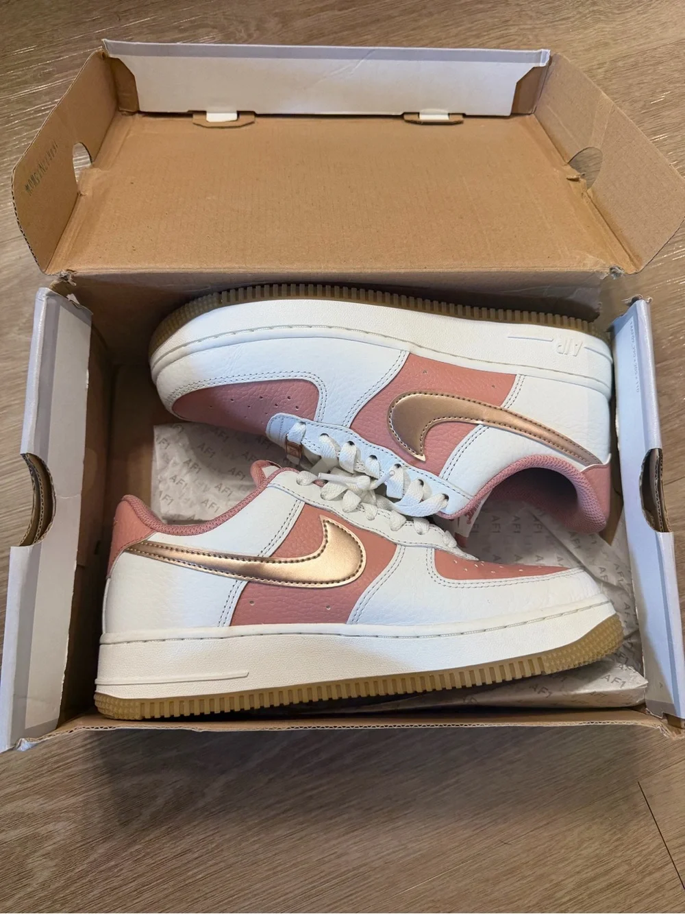 Nike low top